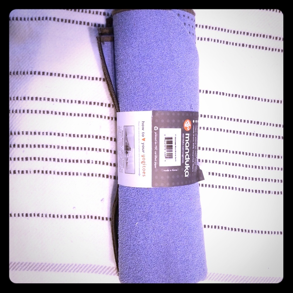 Manduka yogitoes mat towel.  NEW